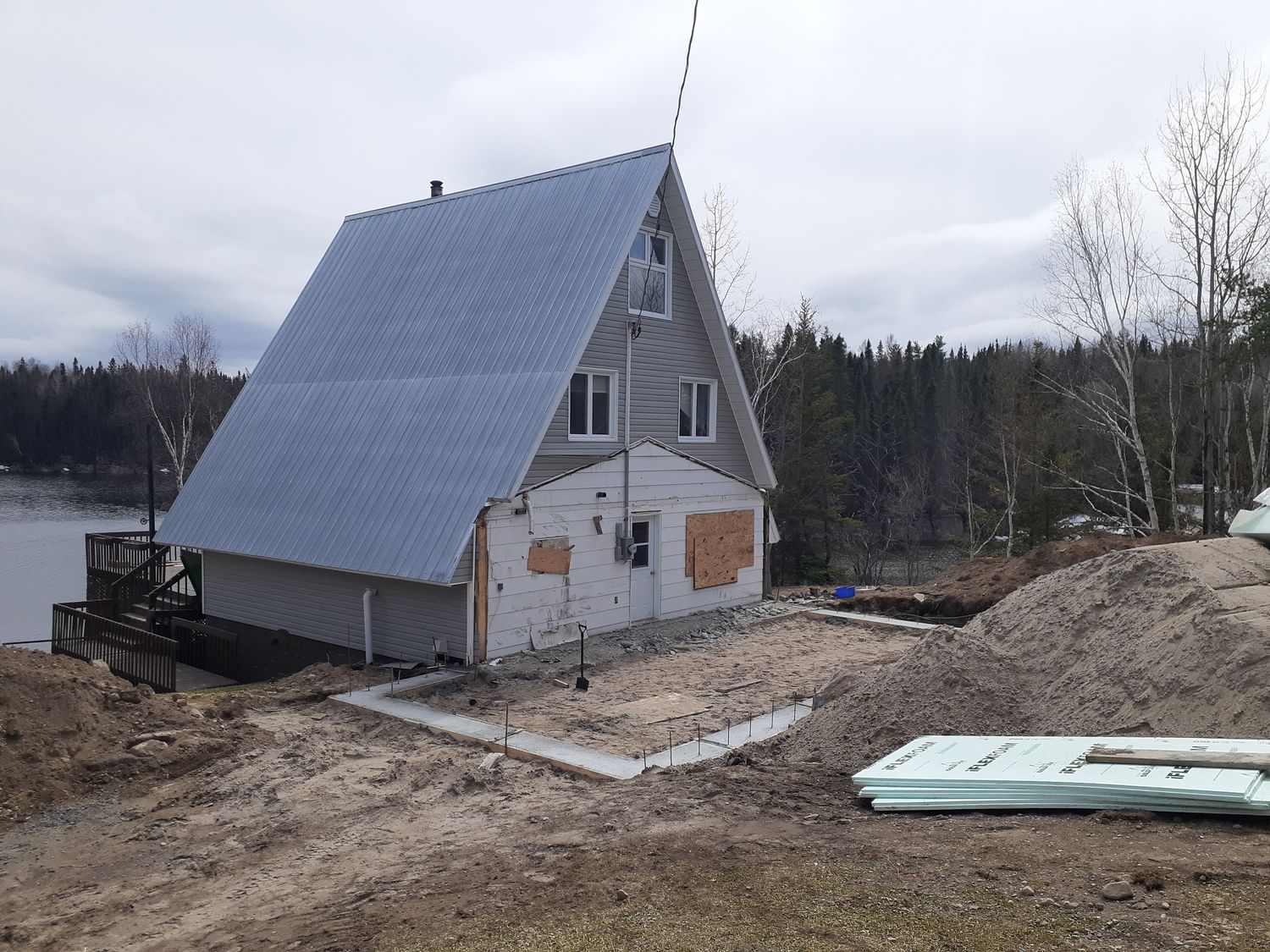 Travaux - Extérieur d'un projet de Agrandissements de maison près de Québec/Lévis (Ville de Québec) de Concept Construction