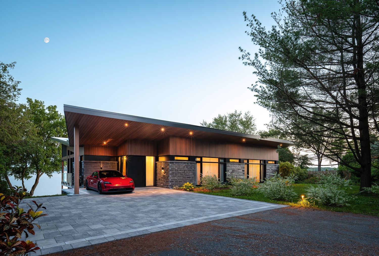  de un proyecto de tipo Viviendas unifamiliares cerca de Montreal (Gran Montreal) por Studio MMA Architects
