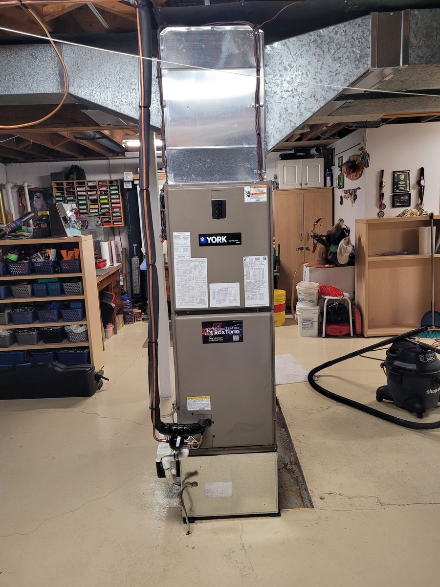 Building mechanicals from a Heat pumps project near Gatineau (Outaouais) by Réfrigération RoxTone
