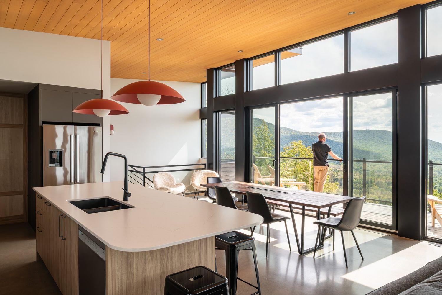  de un proyecto de tipo Viviendas unifamiliares cerca de Montreal (Gran Montreal) por Studio MMA Architects