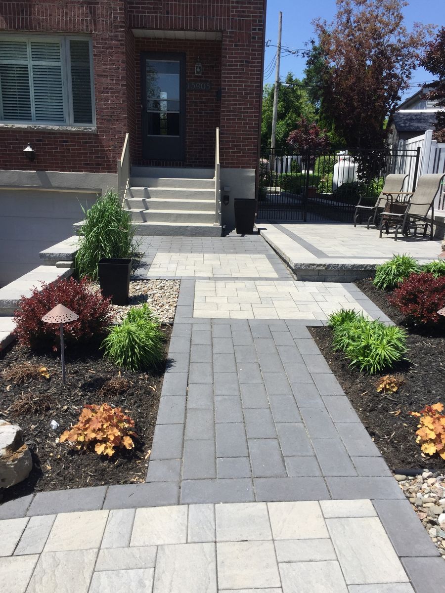 Patio & Pergola from a Paving and Pavements project near Montreal (Greater Montreal) by Courchesne Architecte Paysagiste