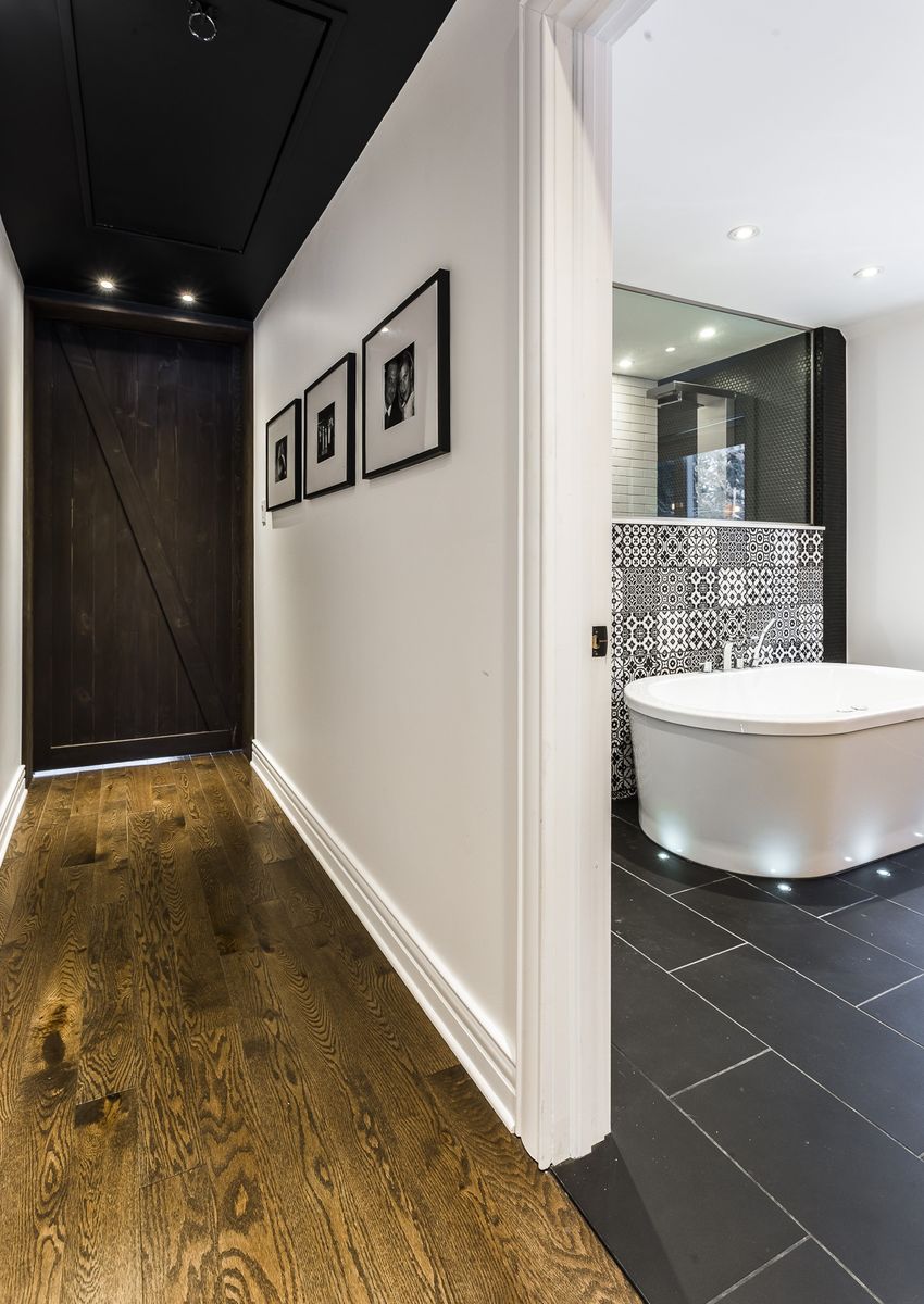 Couloir d'un projet de Agrandissements de maison près de Saint-Jérôme/Blainville (Laurentides) de Mara Design