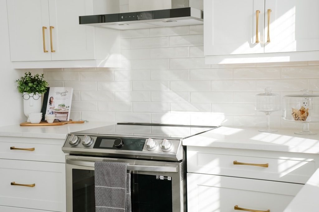 Kitchen from a Kitchens project near Ottawa by ZenTree Construction