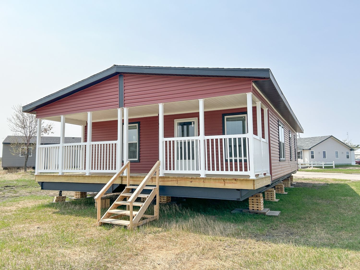 Travaux - Extérieur d'un projet de Maisons usinées et modulaires près de Edmonton de Best Buy Homes