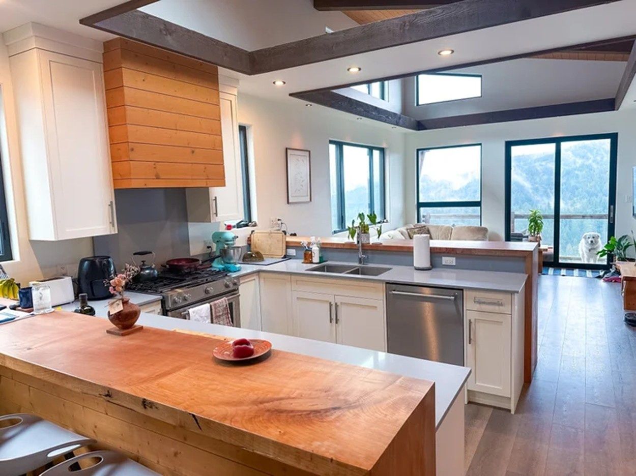 Kitchen from a Single family homes project near Vancouver (Greater Vancouver) by Custom Coastal Homes