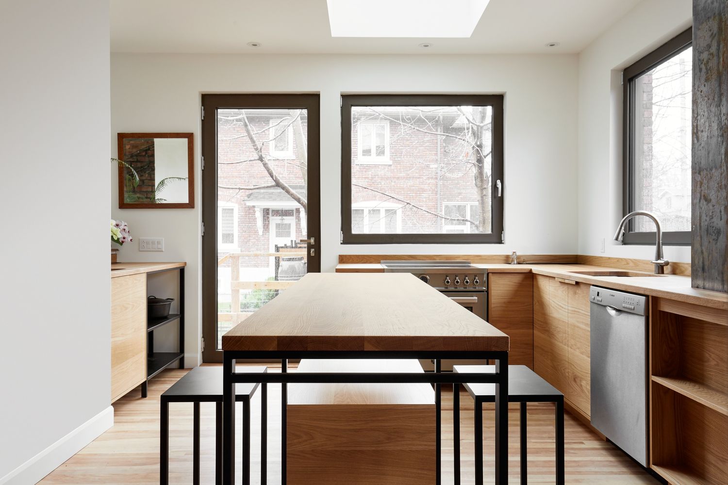 Cuisine d'un projet de Armoires de cuisine près de Montréal/Laval/Longueuil (Grand Montréal) de À Hauteur d'homme (Hh)