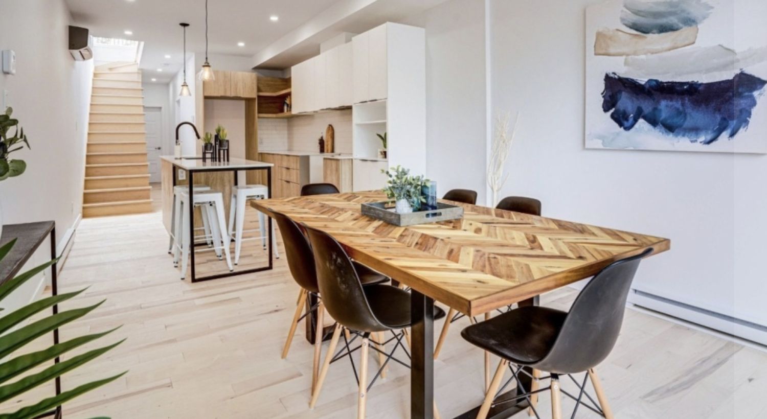 Dining Room from a Single family homes project near Montreal (Greater Montreal) by Métrise Construction