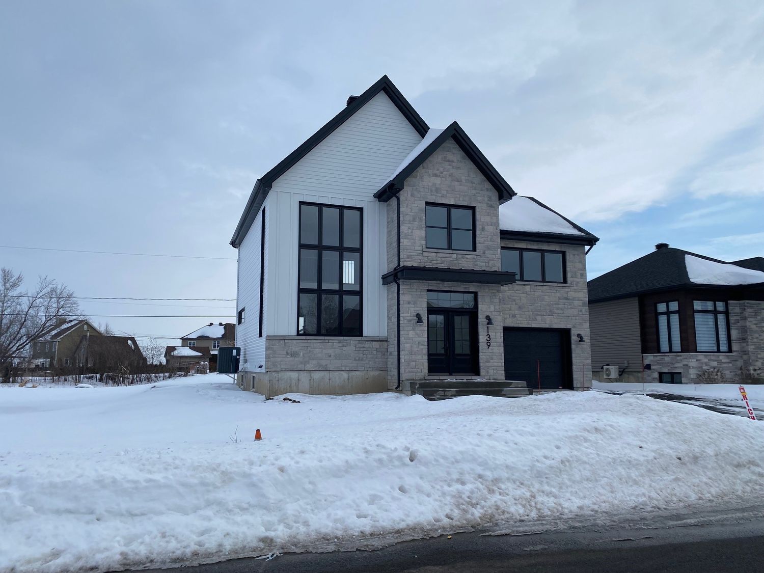 Acabado exterior de un proyecto de tipo Viviendas unifamiliares cerca de Granby - Bromont - Cowansville por GAÉTAN SIROIS CONSTRUCTION INC