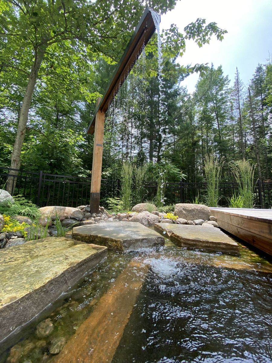 Backyard from a Garden ponds project near Quebec City - Levis by Repères