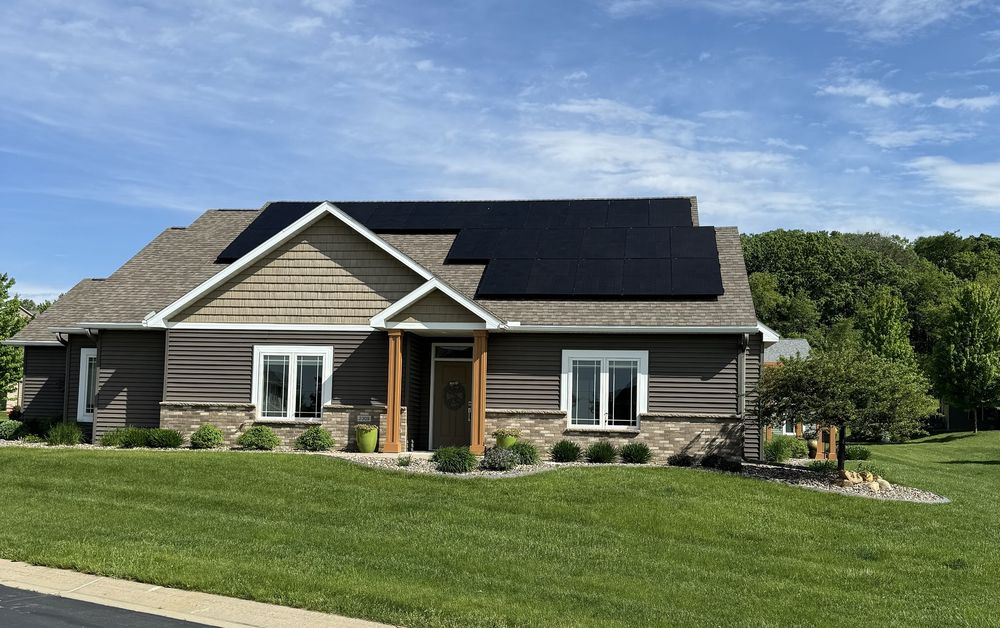 9.8 kW solar array - Ecohome