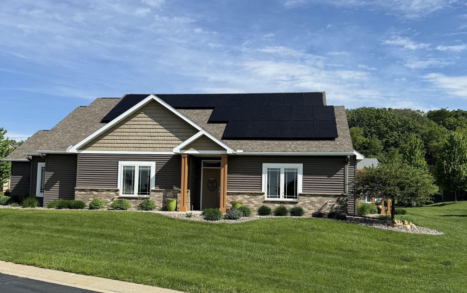 Building mechanicals from a Photovoltaic Solar Panels project near Rochester by Solar Connection Inc