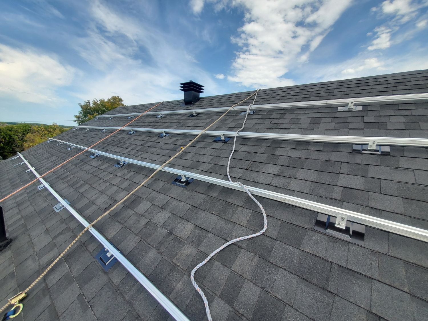 Toit terrasse d'un projet de Panneaux solaires photovoltaïques près de Montréal/Laval/Longueuil (Grand Montréal) de Alternative Solaire inc.