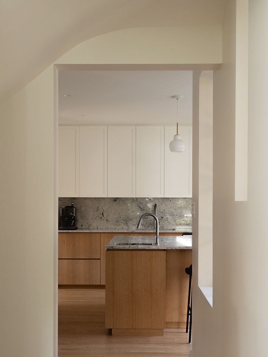 Cocina de un proyecto de tipo Viviendas unifamiliares cerca de Montreal (Gran Montreal) por Atelier L'Abri