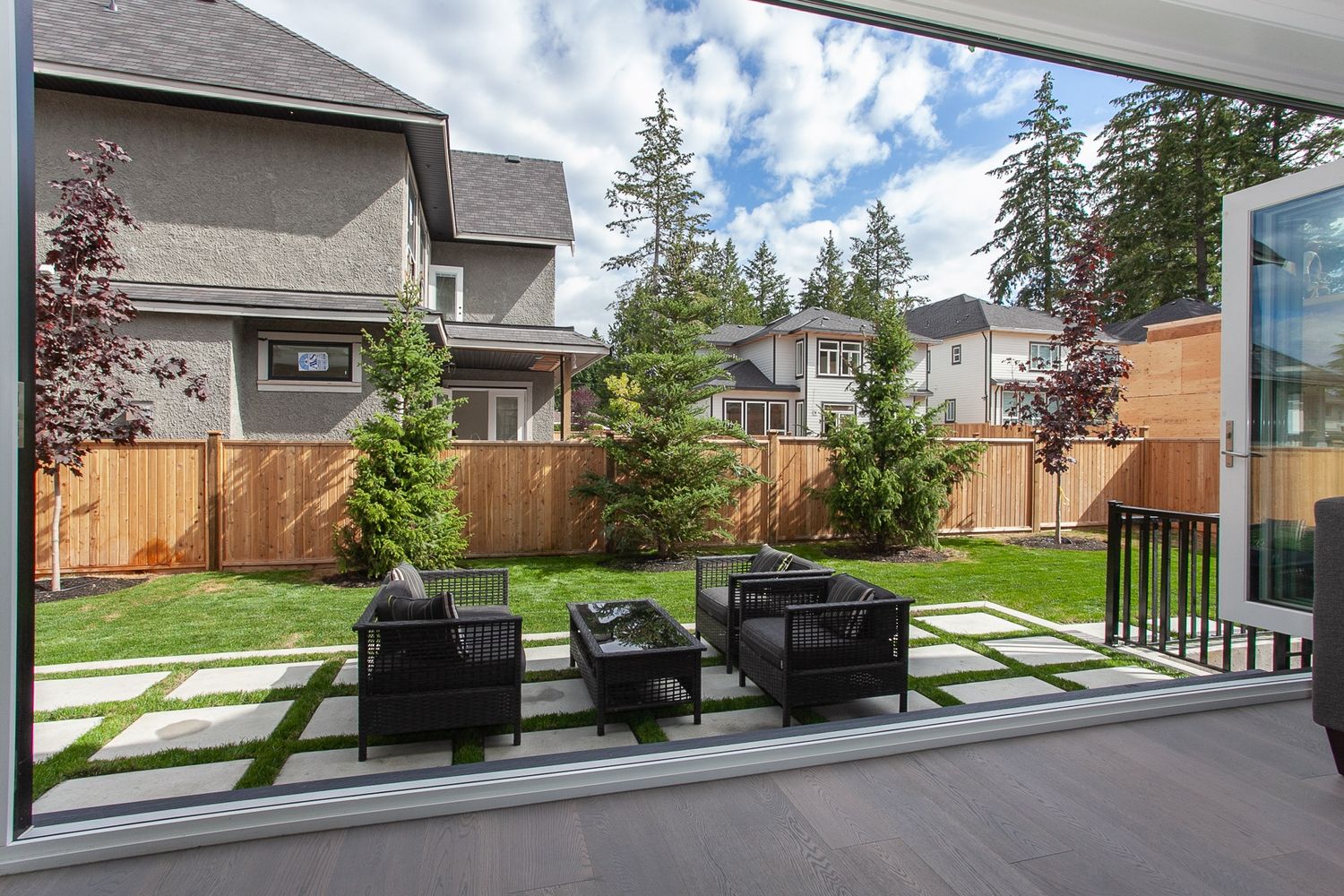 Terrasse et balcon d'un projet de Maisons unifamiliales près de Vancouver (Région du Grand Vancouver) de Ryder Creek Homes
