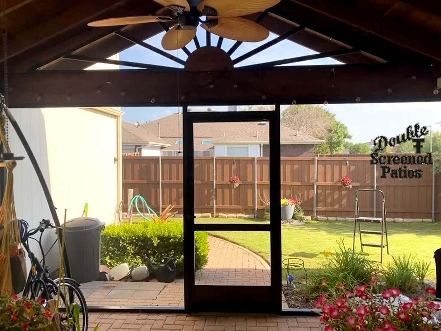  d'un projet de Cloison extérieure (claustras) près de Dallas - Fort Worth de Double T Screened Patios