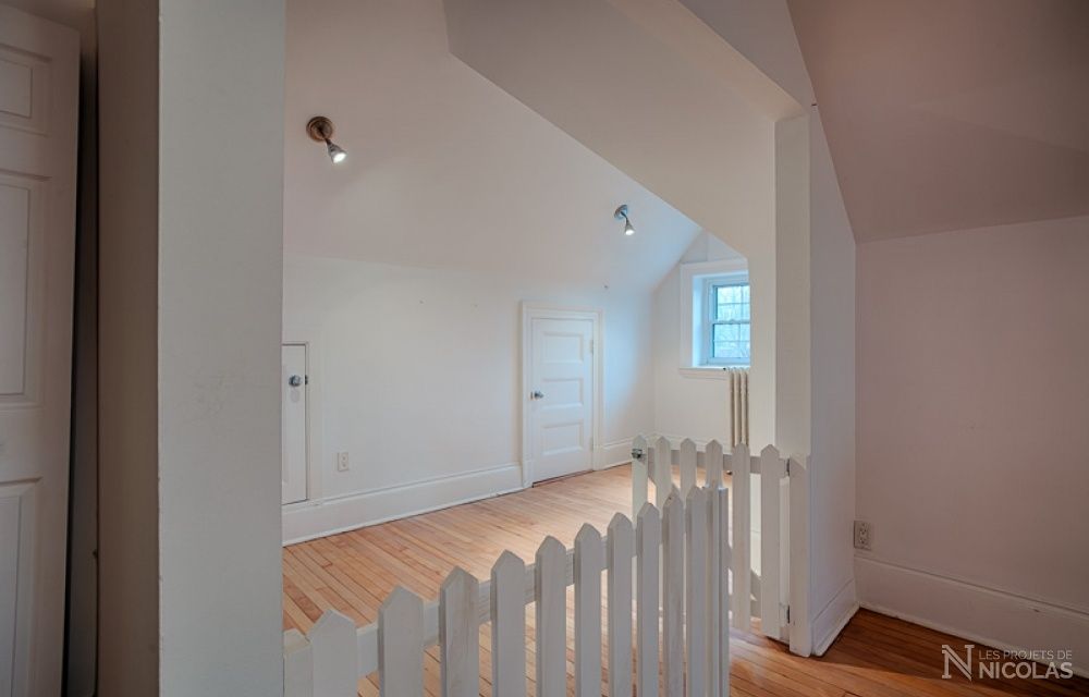Avant rénovation d'un projet de Modifications de fermes de toit en grenier habitable près de Montréal/Laval/Longueuil (Grand Montréal) de Les projets de Nicolas