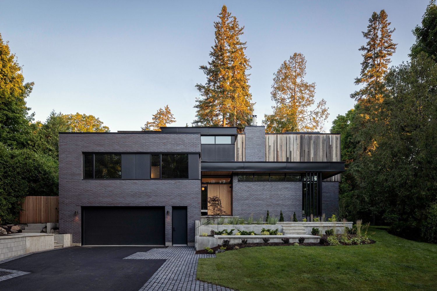  from a Single family homes project near Ottawa by Simmonds Architecture