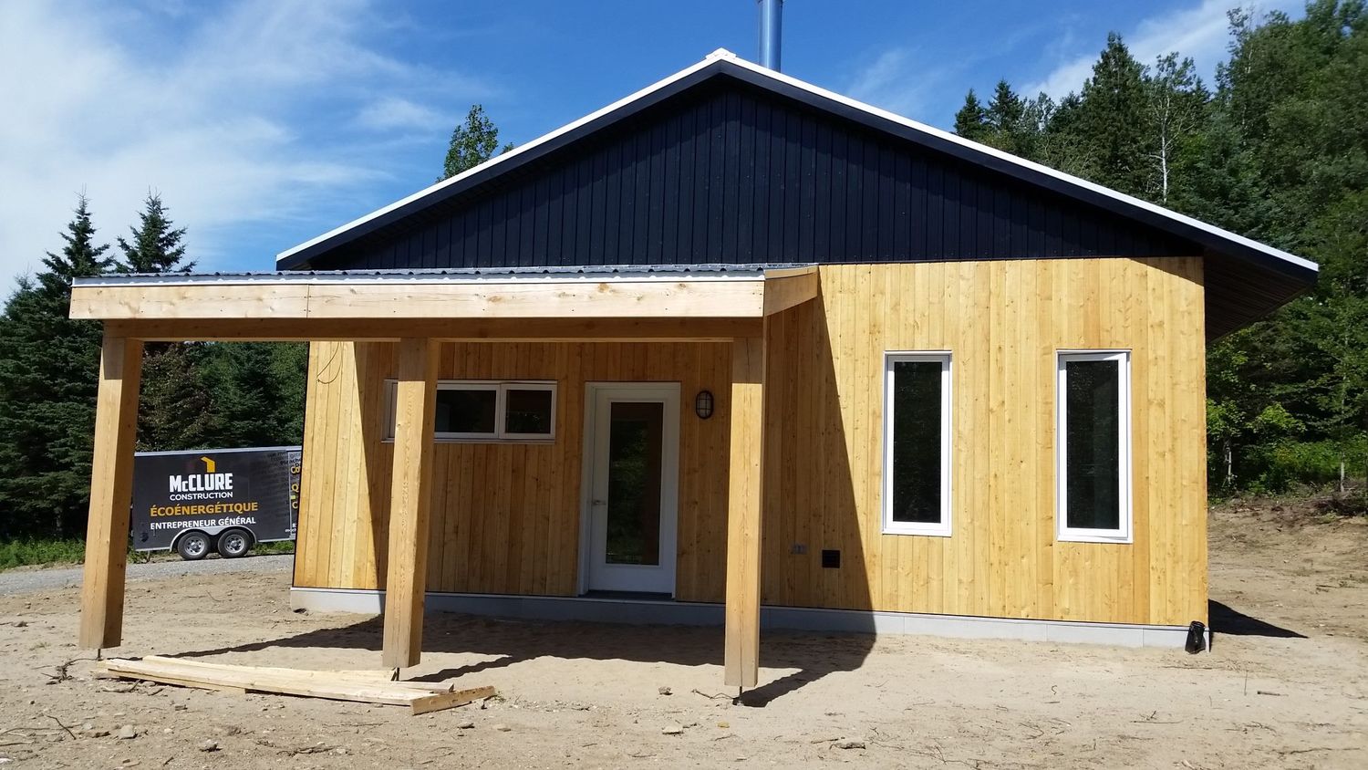 Pórtico y entrada de un proyecto de tipo Viviendas unifamiliares cerca de Drummondville (Centre-du-Québec) por McClure Construction