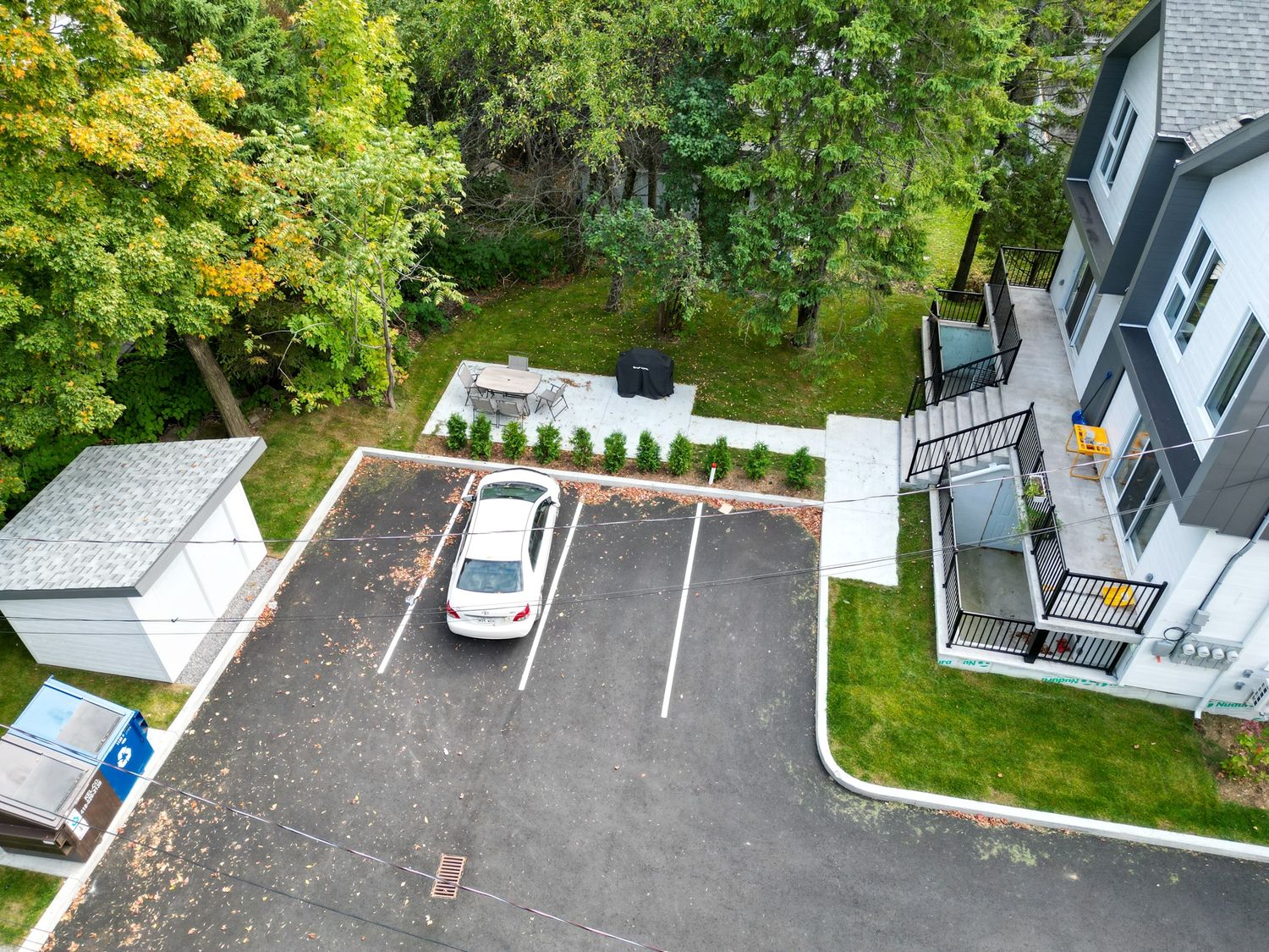 Garage et cabanon d'un projet de Bâtiments multi-résidentiels et tours d'habitations près de Québec/Lévis (Ville de Québec) de Groupe Habitech