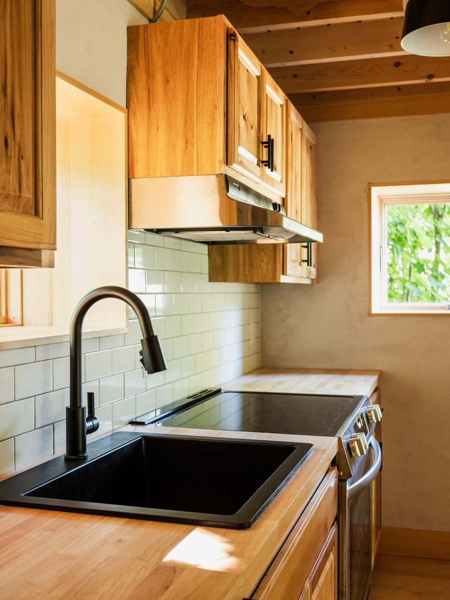 Cuisine d'un projet de Unités d'habitation accessoires (UHA) près de Burlington de New Frameworks