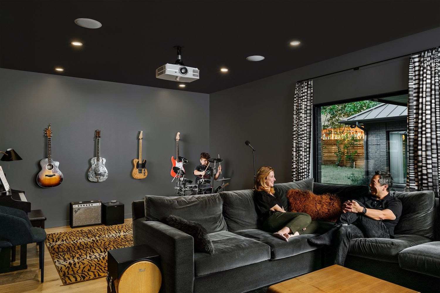 Cine en casa de un proyecto de tipo Viviendas unifamiliares cerca de Austin por Clark Richardson Architects
