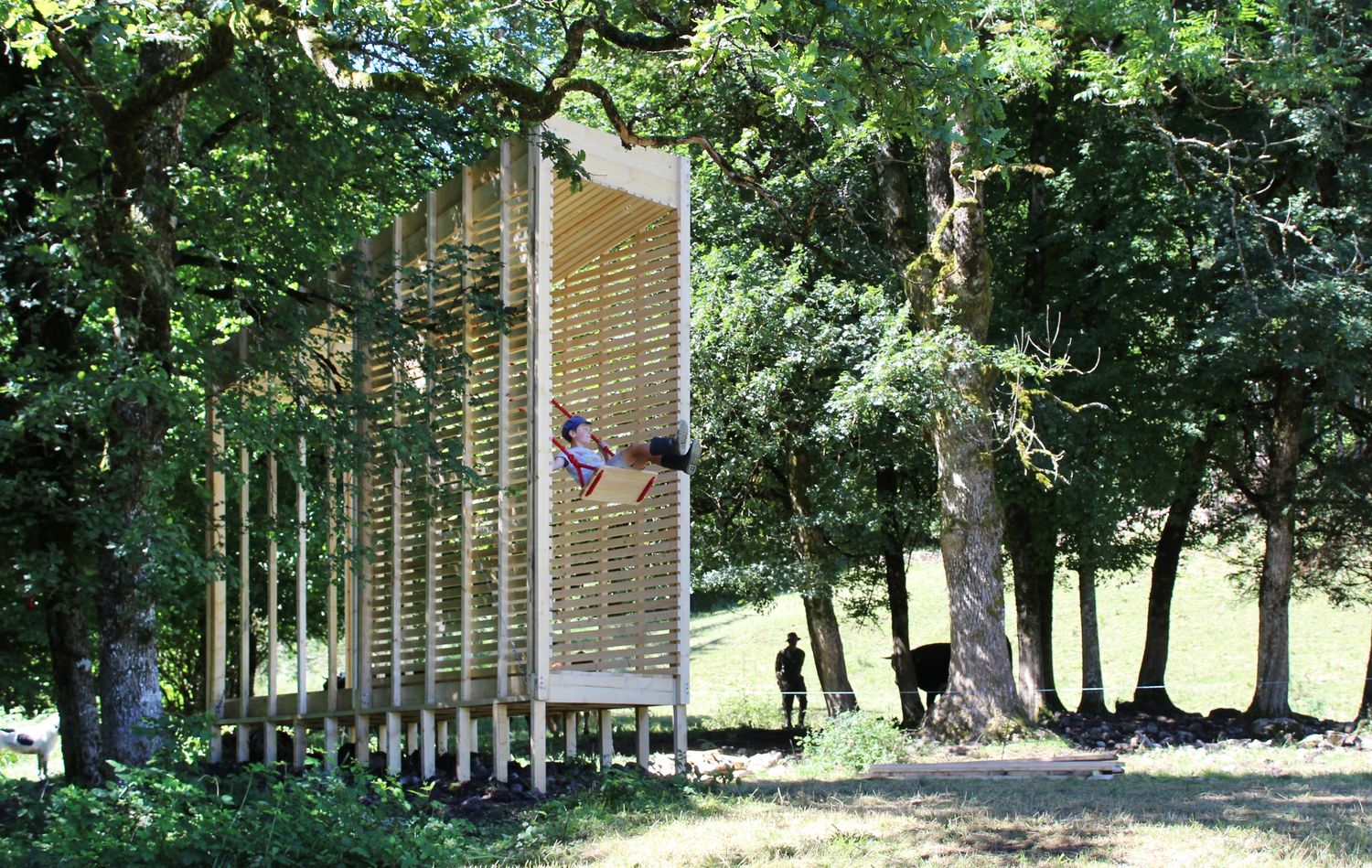 Backyard from a Stick Framing project near Quebec City - Levis by atelier vert forêt