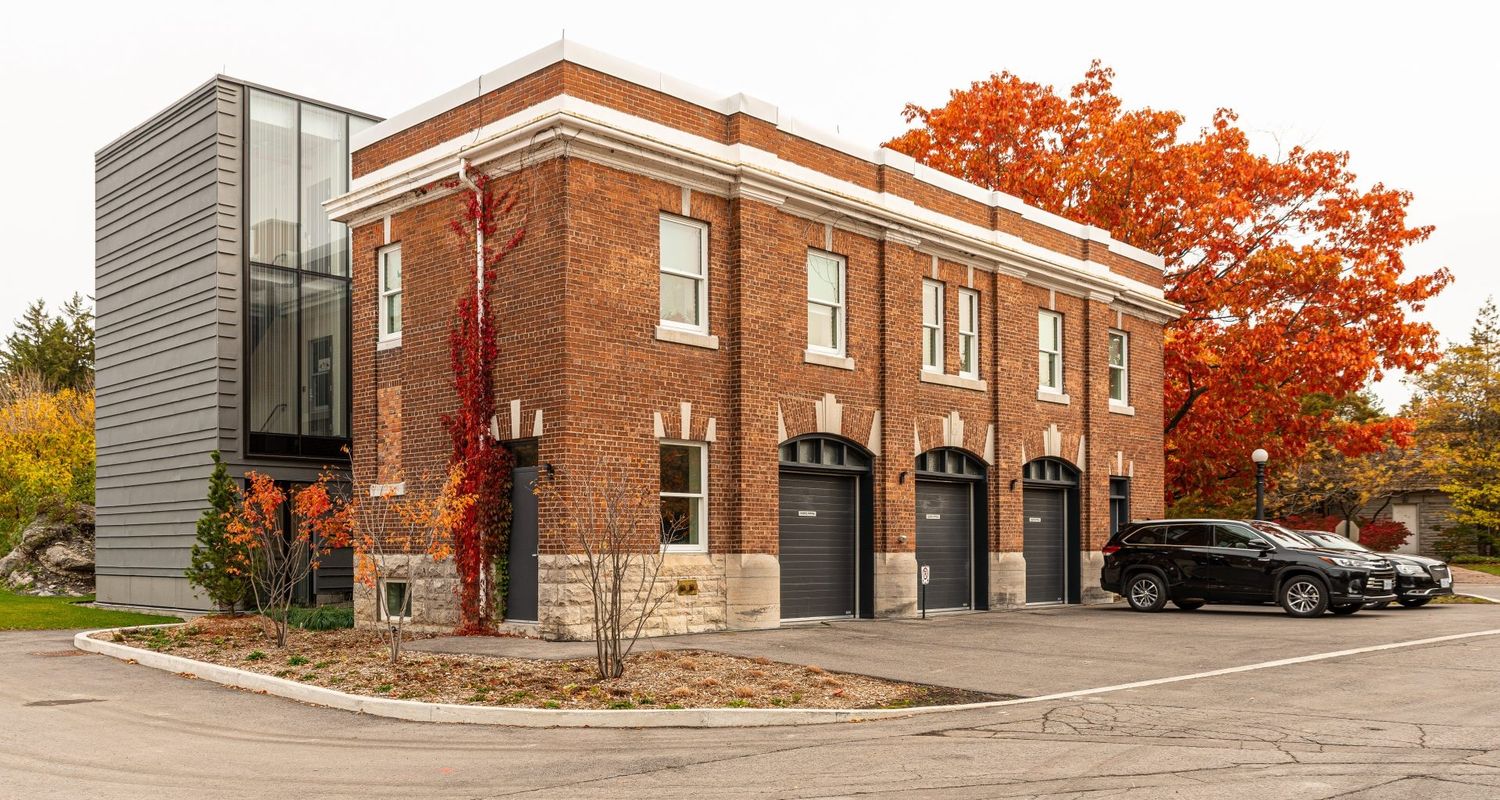Façade avant d'un projet de Agrandissements de maison près de Ottawa de KWC Architects Inc.