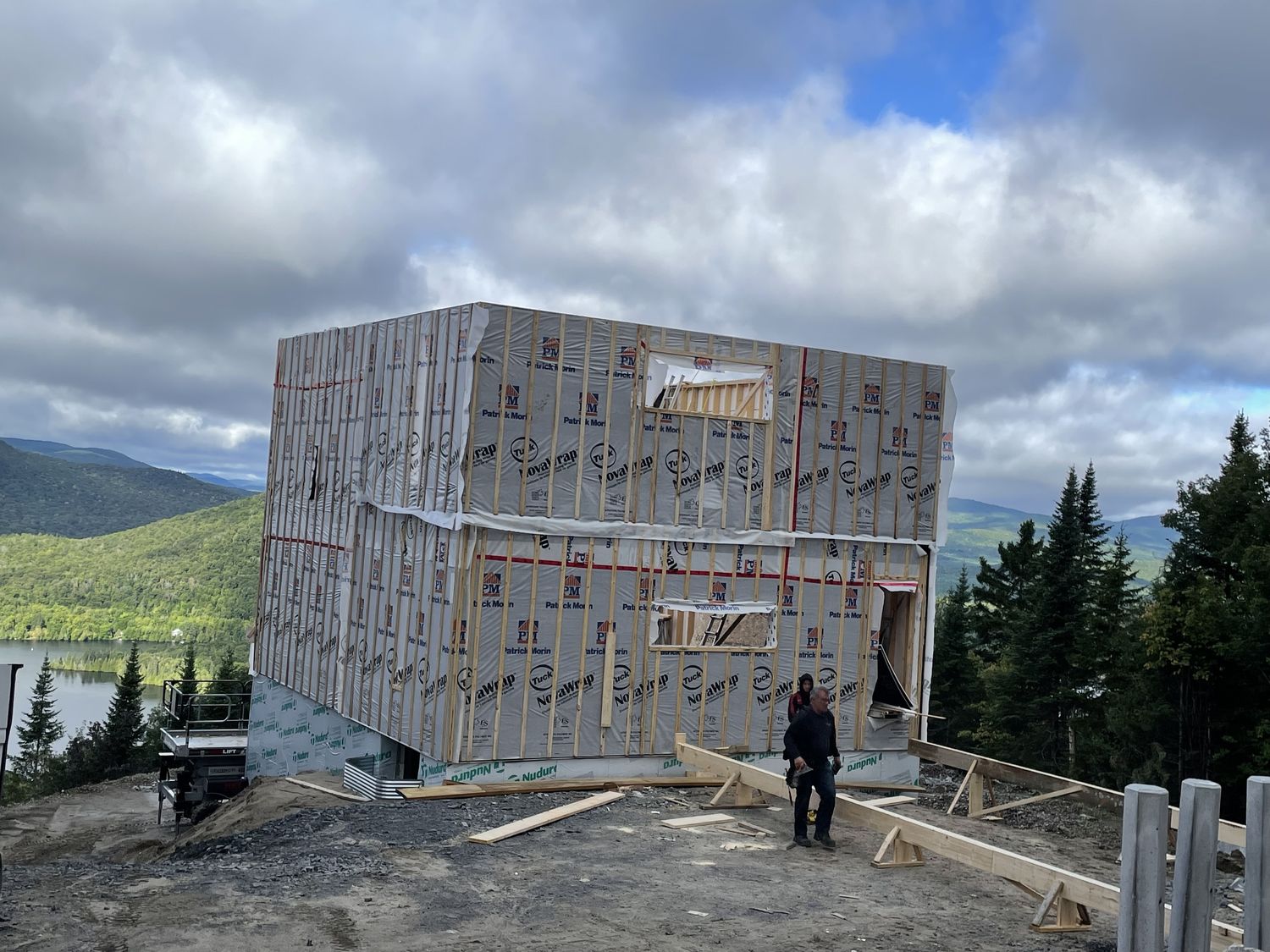 Construcción de exteriores de casas de un proyecto de tipo Viviendas unifamiliares cerca de Joliette (Lanaudière) por Les Constructions du Patrimoine J.S. INC.