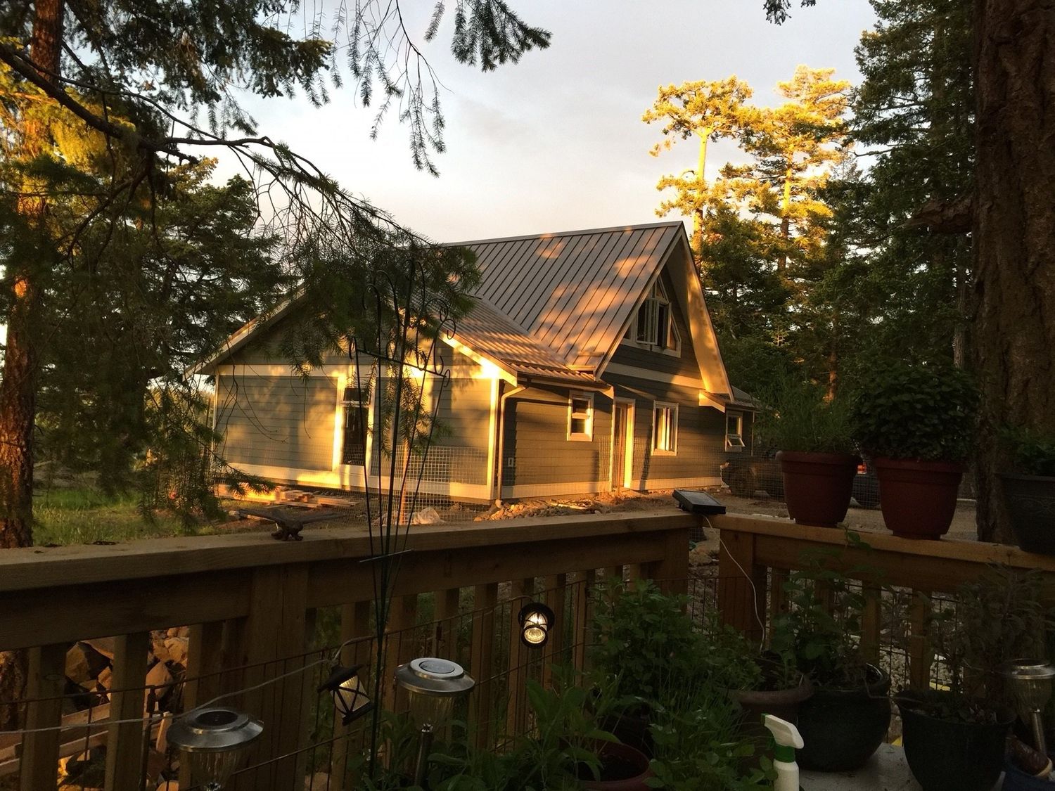Fachada frontal de un proyecto de tipo Casas Prefabricadas y modulares cerca de Sunshine coast por Pacific Homes