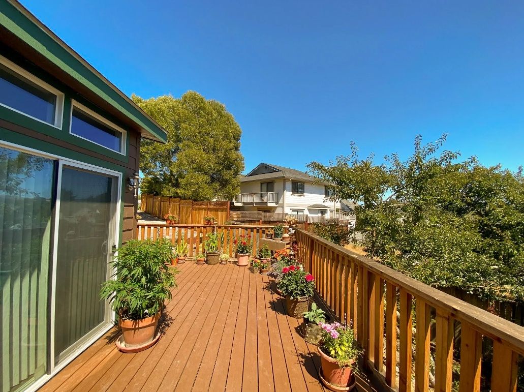 Deck & Balcony from a Accessory Dwelling Units (ADUs) project near San Francisco Bay by Sonoma Manufactured Homes