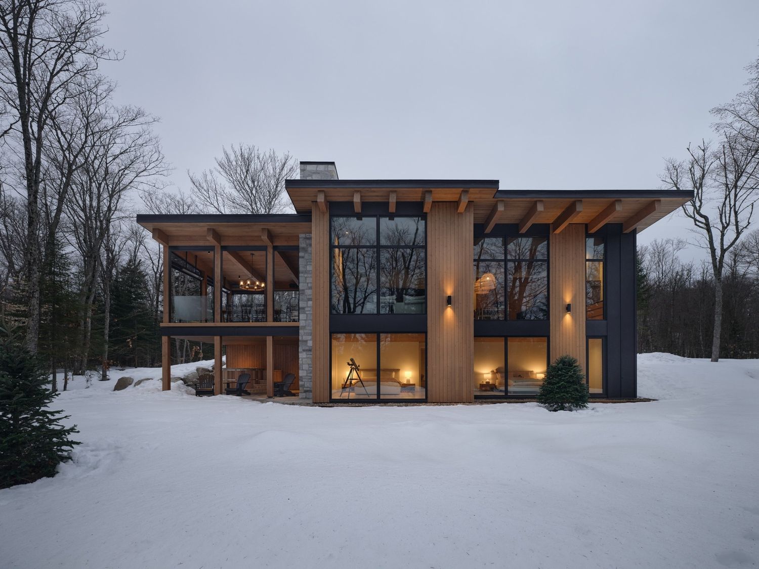 Front Yard from a Exterior siding and cladding project near Saint-Jerome (Laurentides) by Groupe SIDEX Inc.