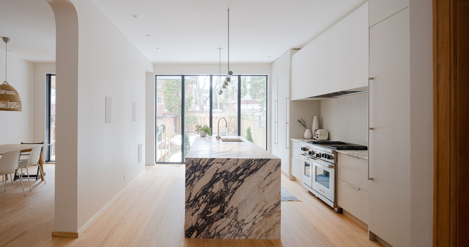  d'un projet de Maisons unifamiliales près de Montréal/Laval/Longueuil (Grand Montréal) de Atelier Schleiss Architectes