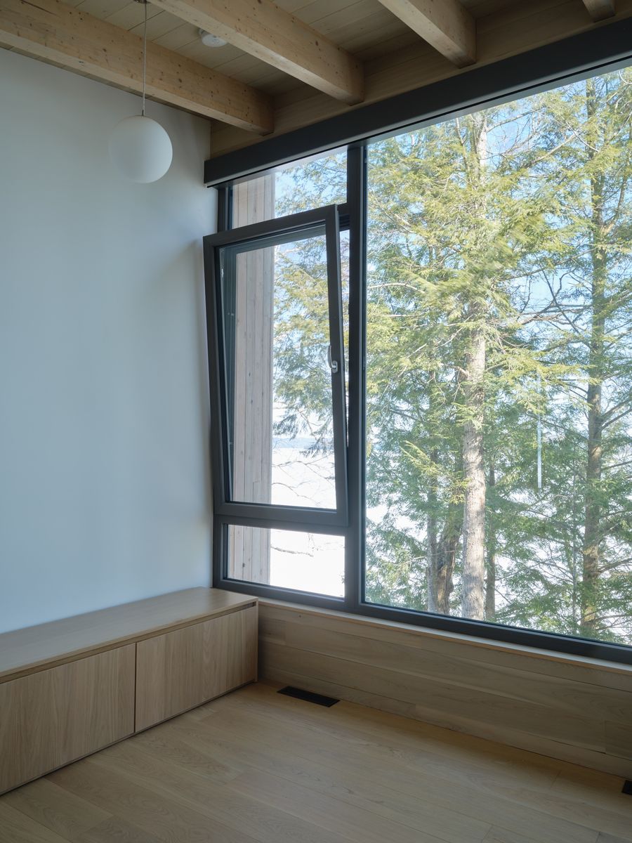 Couloir d'un projet de Fenêtres près de Sherbrooke (Estrie) de NZP Fenestration