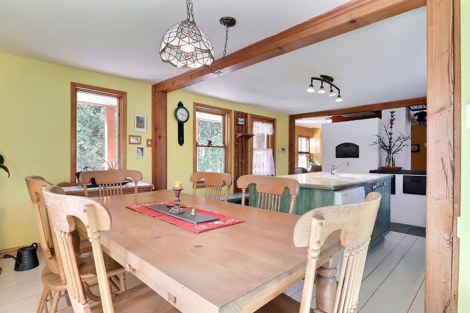 Salle à manger d'un projet de Maisons unifamiliales près de Sherbrooke (Estrie) de Claire Derome • courtière en immobilier résidentiel