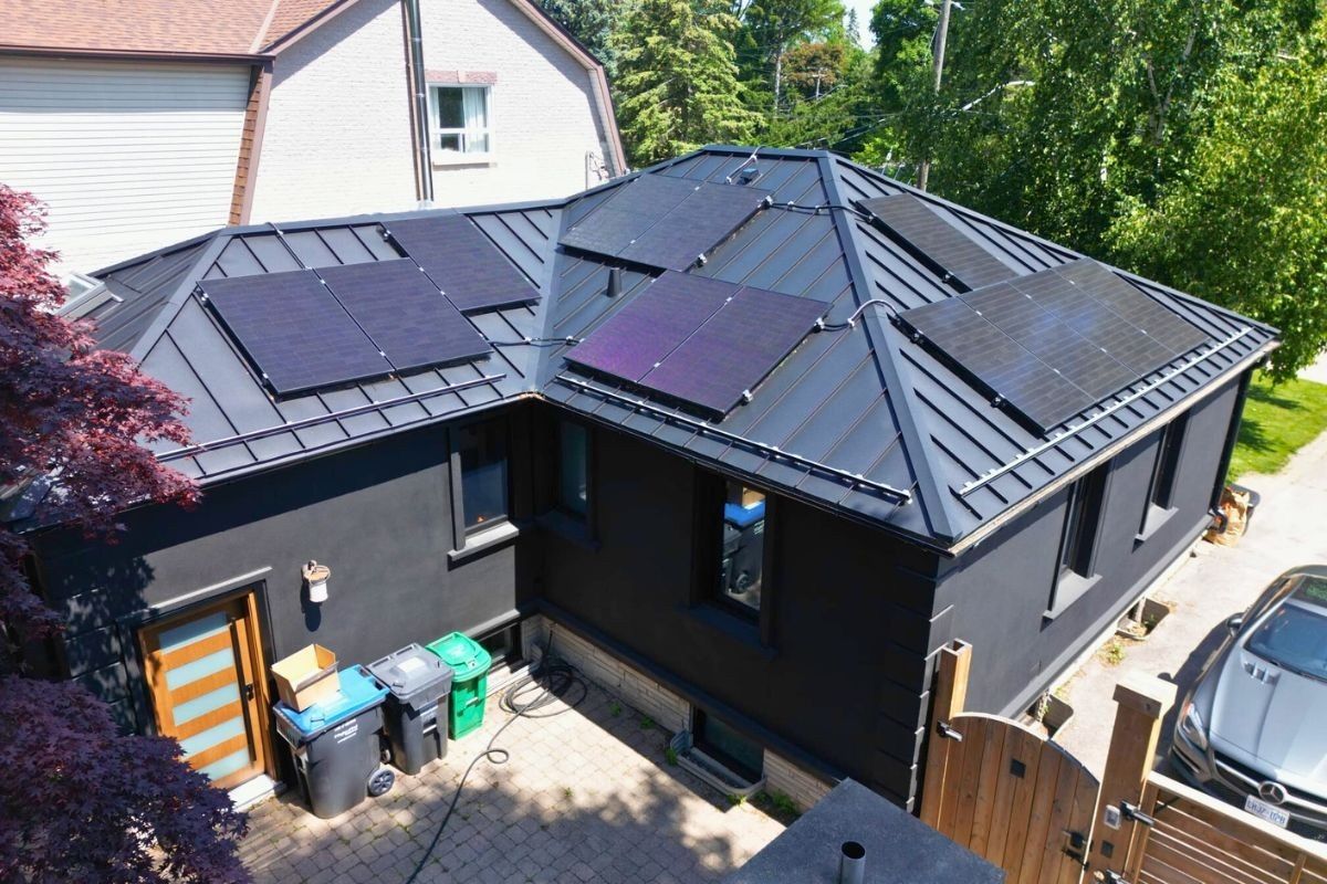  from a Roofs project near Toronto (Greater Toronto) by Monarchy Roofing
