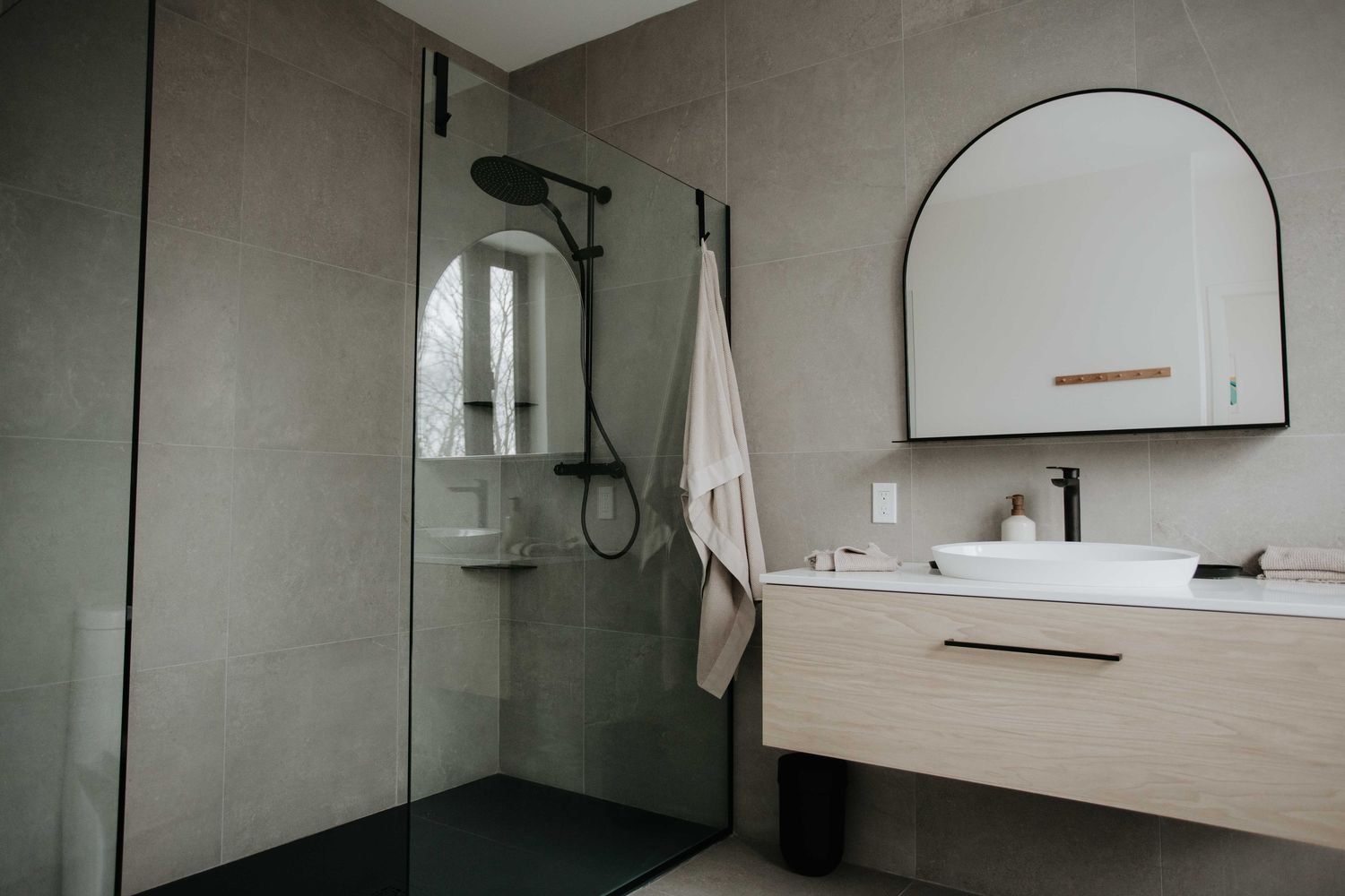 Baño completo de un proyecto de tipo Viviendas unifamiliares cerca de Saint-Jérôme (Laurentides) por Toundra construction