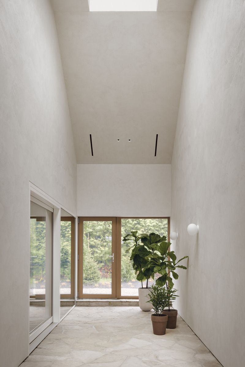 Entry Hall from a Single family homes project near Granby - Bromont - Cowansville by Atelier L'Abri