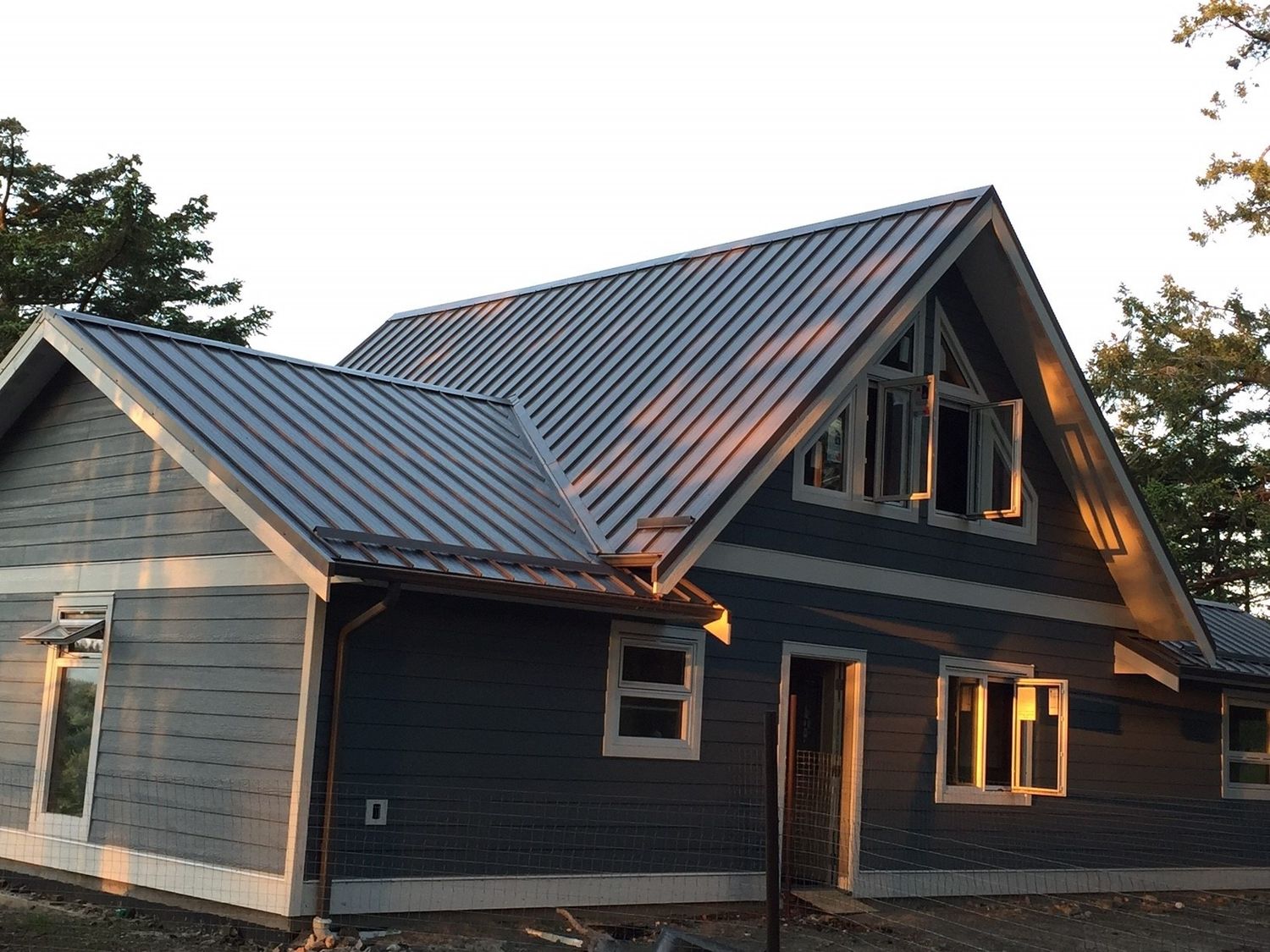 Construcción de exteriores de casas de un proyecto de tipo Casas Prefabricadas y modulares cerca de Sunshine coast por Pacific Homes