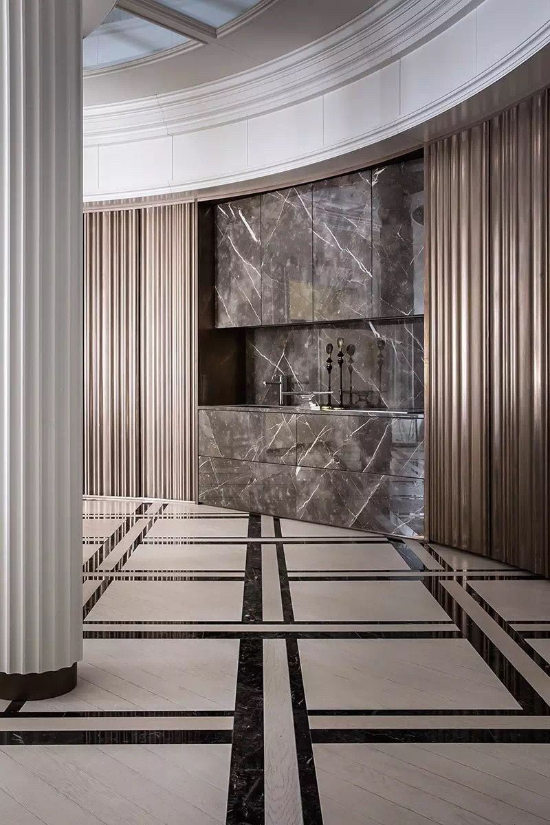 Couloir d'un projet de Planchers près de Vancouver (Région du Grand Vancouver) de adanac Floor Covering Inc.