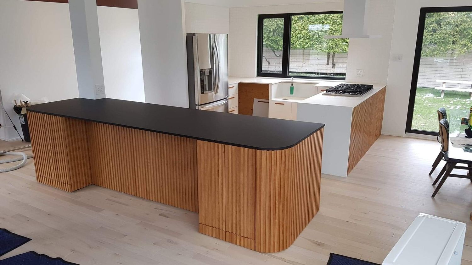 Cuisine d'un projet de Armoires de cuisine près de Montréal/Laval/Longueuil (Grand Montréal) de MATPEL ébénisterie écologique inc.