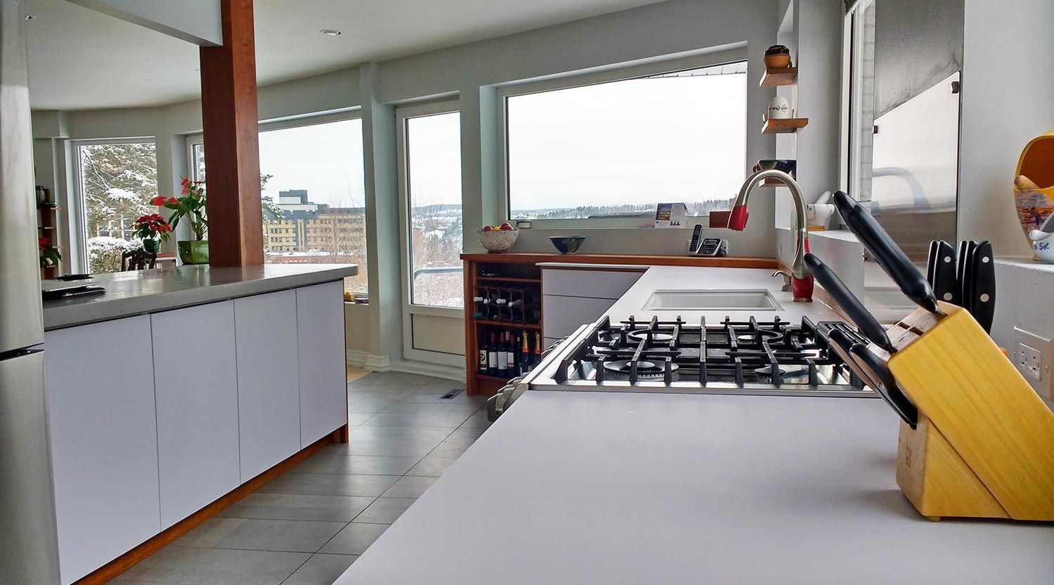 Cuisine d'un projet de Armoires de cuisine près de Saguenay/Lac-Saint-Jean de Le Mur Porteur | Coopérative de travail