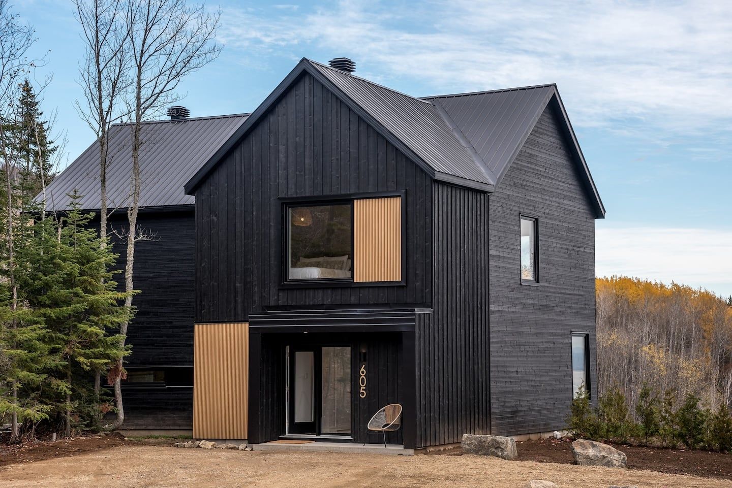 Façade avant d'un projet de Revêtement et parement extérieur près de Québec/Lévis (Ville de Québec) de Groupe SIDEX Inc.