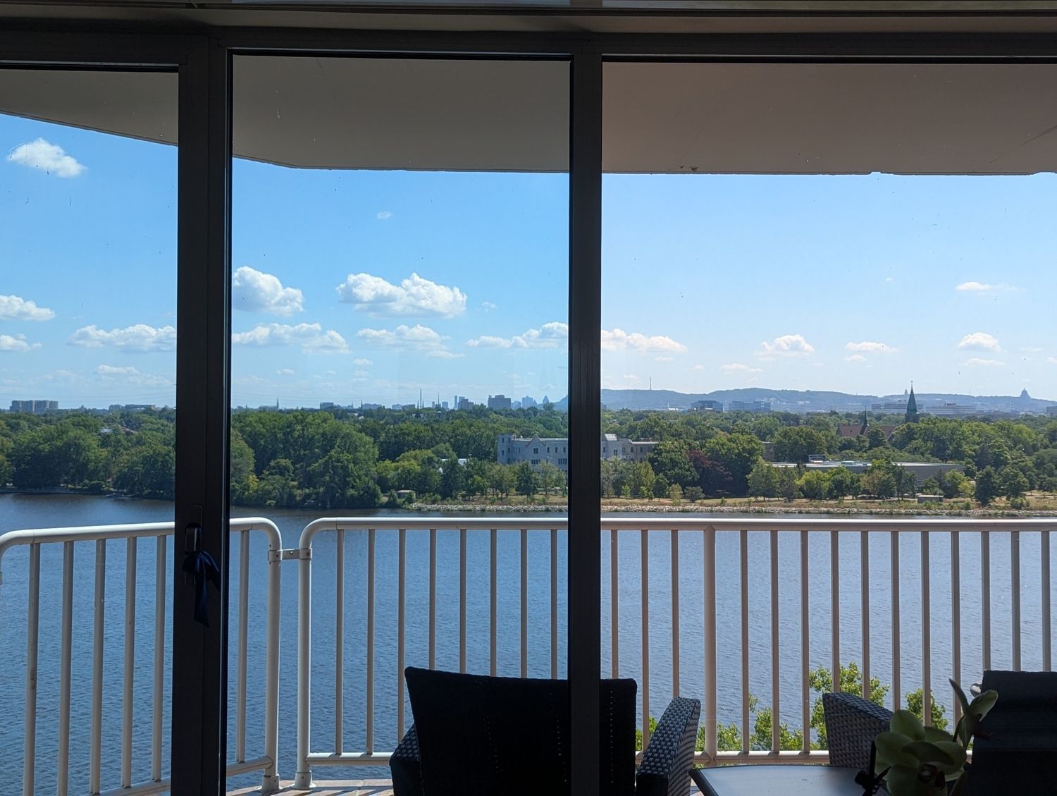  from a Window films project near Montreal (Greater Montreal) by Ecolo Synergy