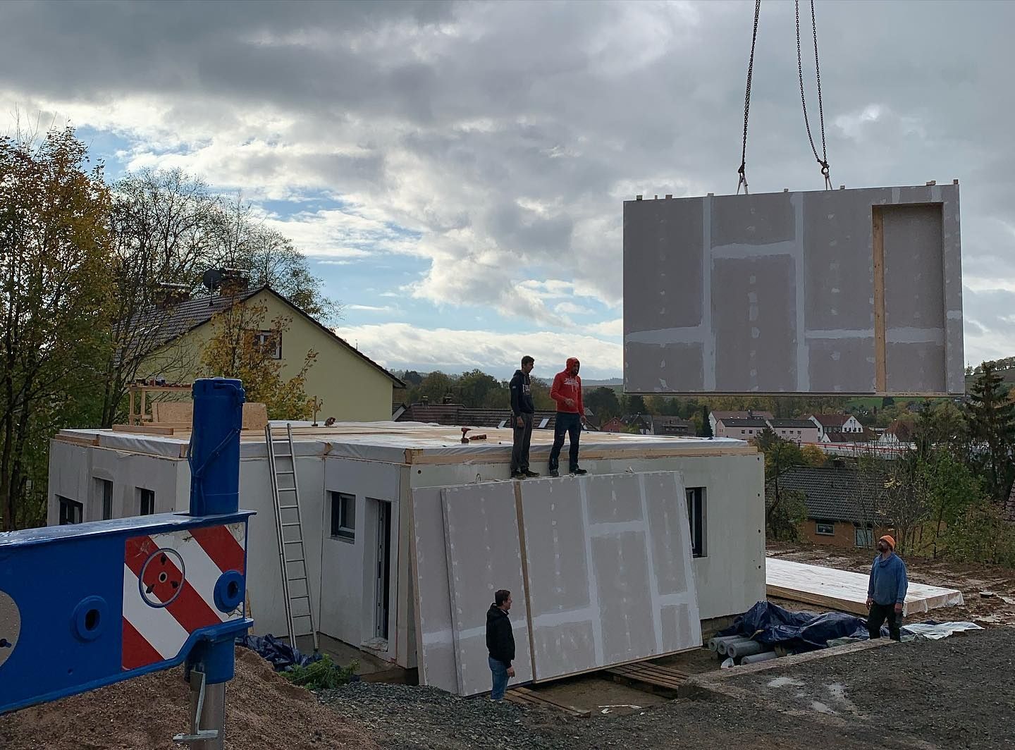 Travaux - Extérieur d'un projet de Maisons usinées et modulaires près de Whitehorse de Tree House