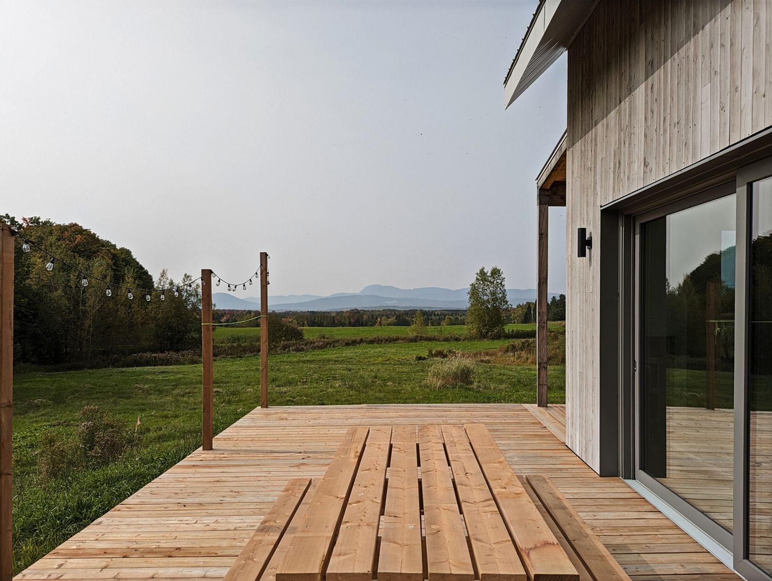 Terrasse et balcon d'un projet de Maisons unifamiliales près de Granby/Bromont/Cowansville (Estrie) de ÉcoNovation