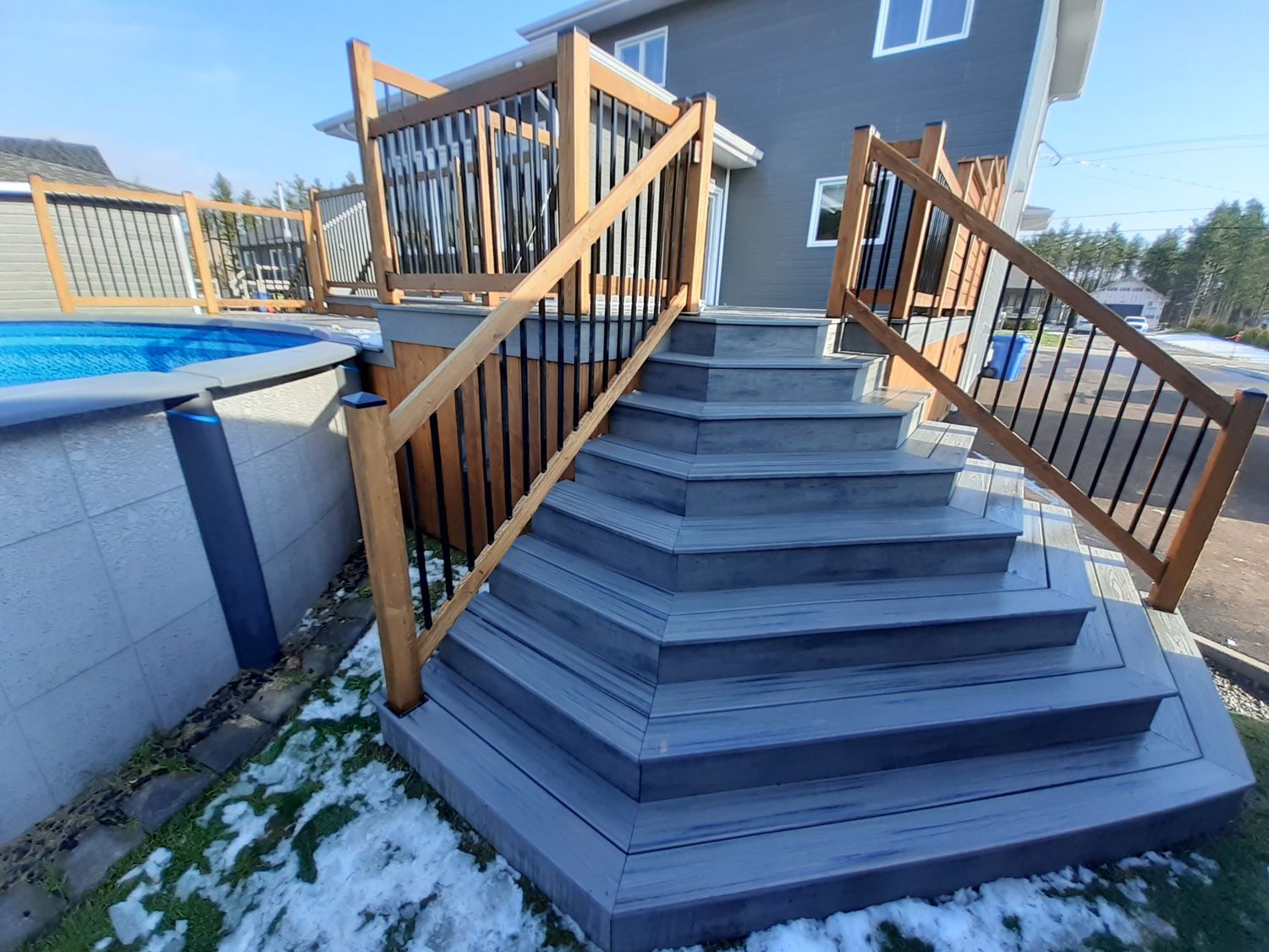 Deck & Balcony from a Patios, Pergolas & Gazebos project near Quebec City - Levis by Concept Construction