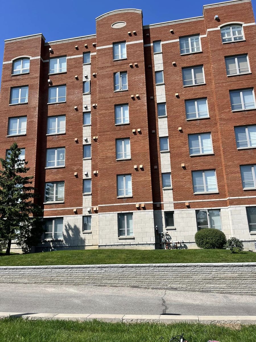 Travaux - Extérieur d'un projet de Calfeutrage près de Montréal/Laval/Longueuil (Grand Montréal) de Calfeutrage Apex