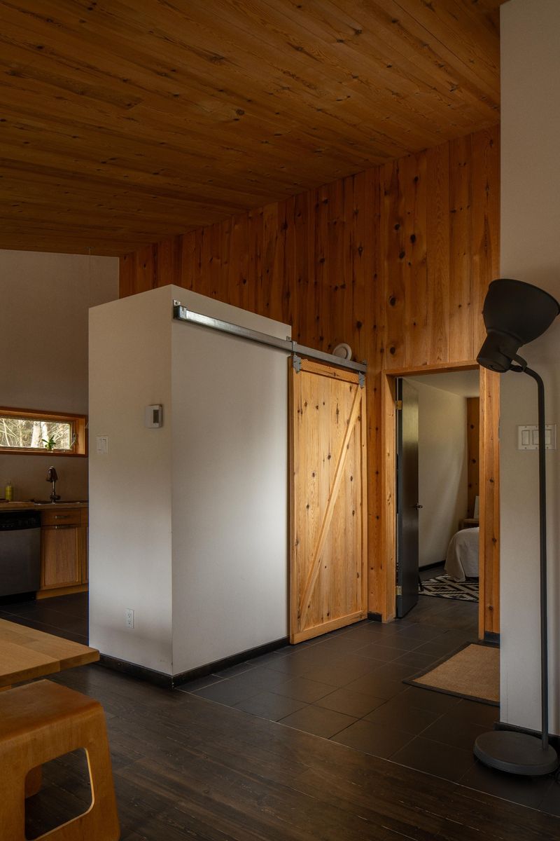  d'un projet de Maisons unifamiliales près de Montréal/Laval/Longueuil (Grand Montréal) de Atelier Schleiss Architectes
