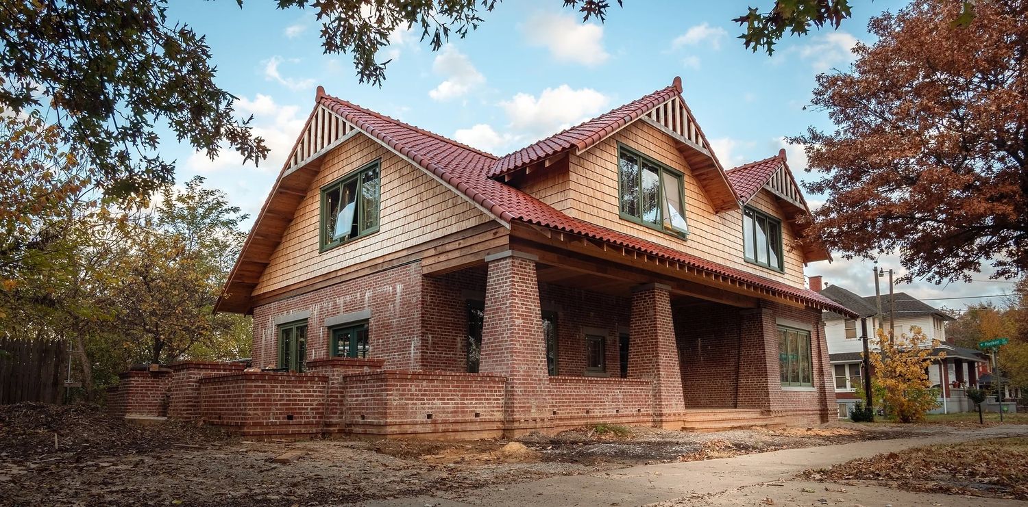 Fachada frontal de un proyecto de tipo Viviendas unifamiliares cerca de Tulsa por Jones Design Studio, PLLC