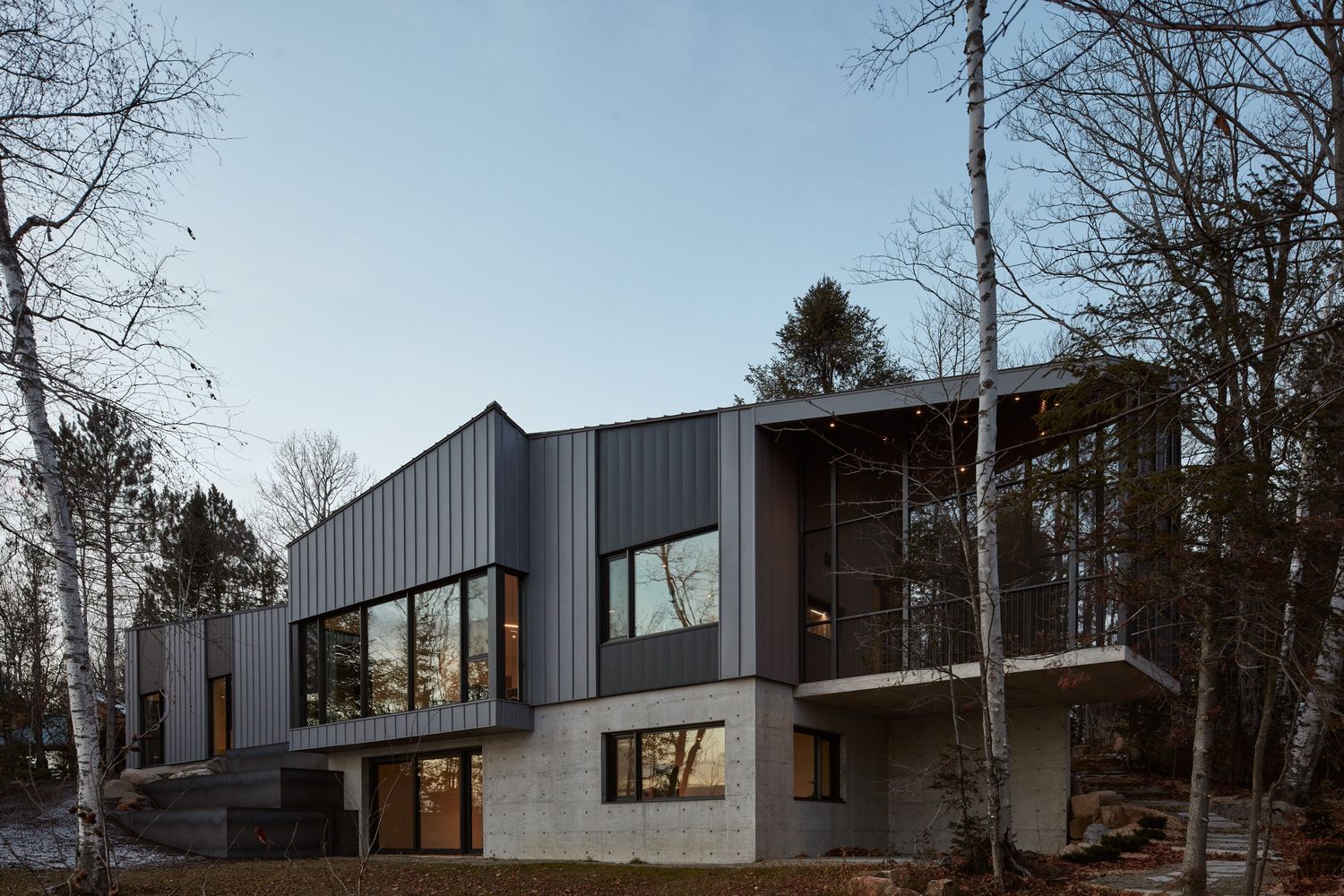 Façade avant d'un projet de Maisons unifamiliales près de Montréal/Laval/Longueuil (Grand Montréal) de GHOCHE ARCHITECTE